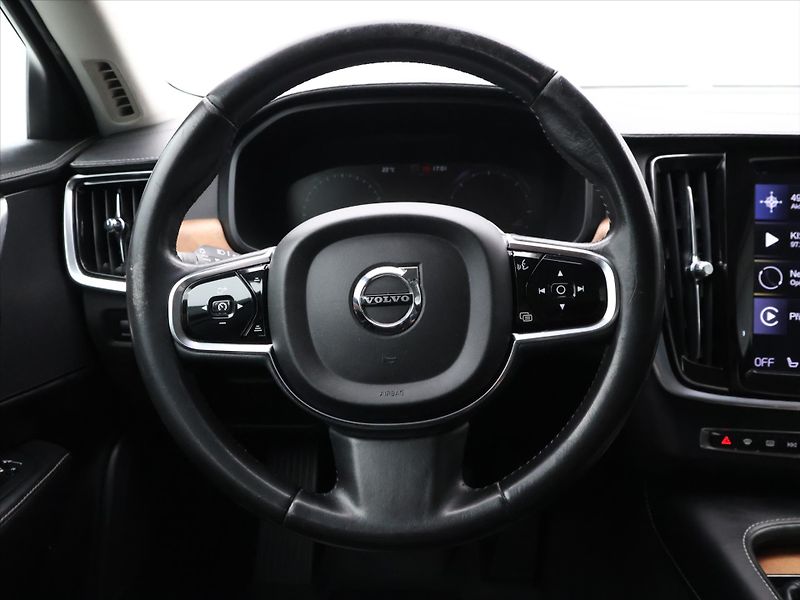 Volvo S90 2.0 D4 140kW CZ Inscription - fotka 15 z 29