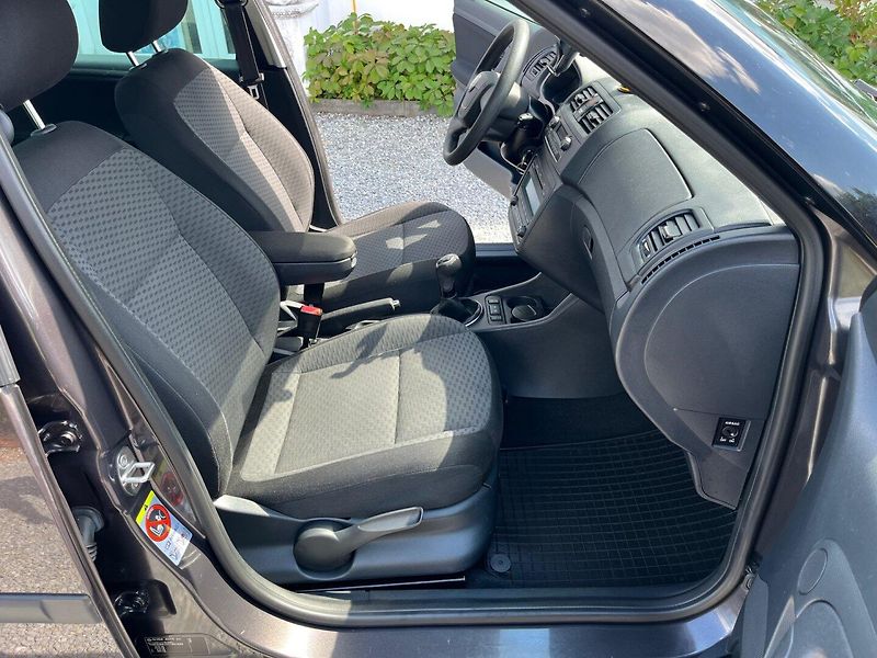 Škoda Roomster (2012) 1.2 TSi - fotka 12 z 24