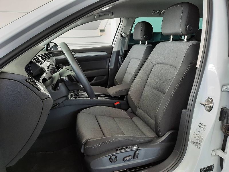 Volkswagen Passat Variant (2023) 2.0 TDI (110kW/150k) DSG, Busi - fotka 7 z 29