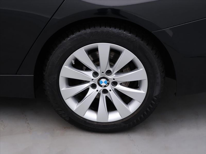 BMW Řada 3 2,0 318d xDrive Xenon Navi Kůž - fotka 29 z 36