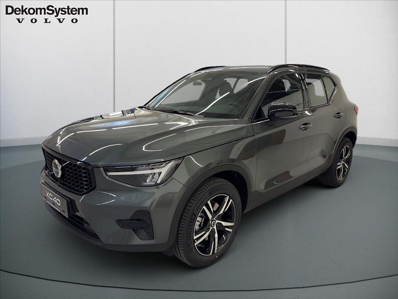 Volvo XC40 (2025) 2,0 B3 FWD Plus Dark 8367 - fotografie inzerátu