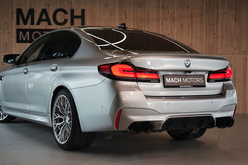 BMW M5 Masáž, Ventilace, H/K, Head-up - fotka 13 z 46