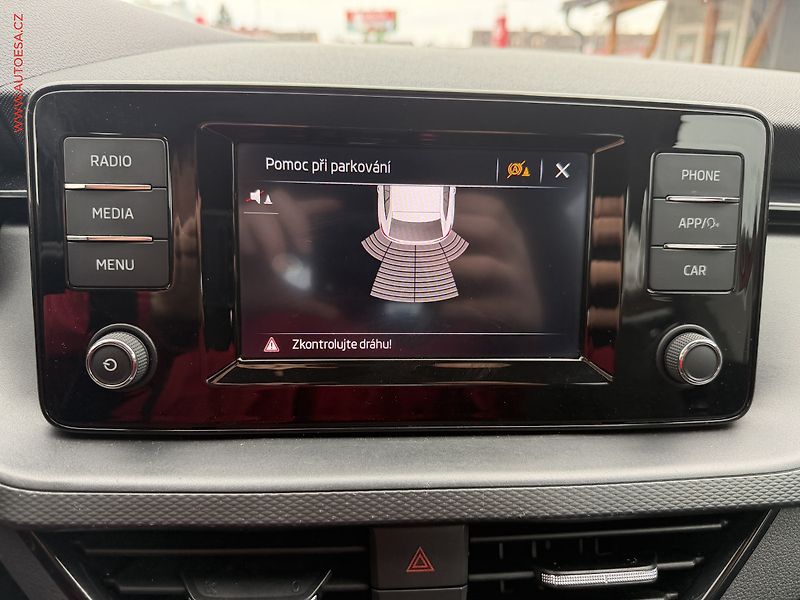Škoda Scala (2019) 1.6 TDi, Ambition, DSG, LED - fotka 16 z 19