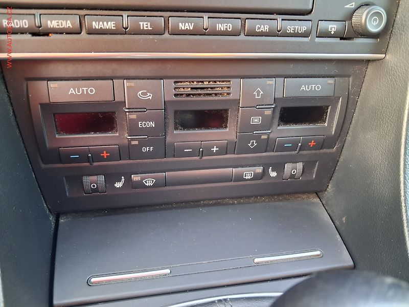 Seat Exeo (2009) 2.0TDi, Sport, bíxen, šíbr - fotka 15 z 15