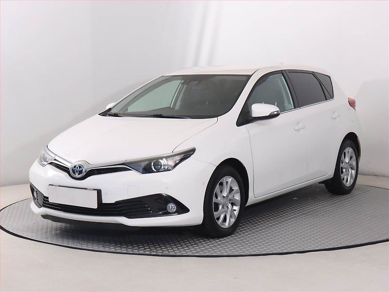 Toyota Auris (2018) 1.2 Ti, Automat, Serv.kniha - fotka 2 z 19