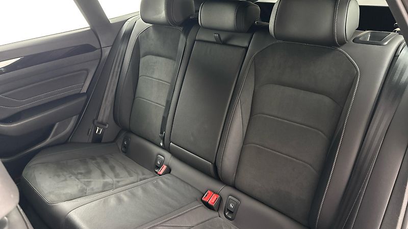 Volkswagen Arteon 2.0 TDI DSG R-Line Shooting Br - fotka 16 z 28
