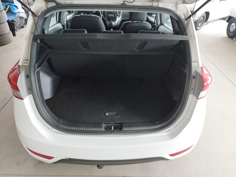 Hyundai ix20 (2012) 1,6i,91KW,AUTOMAT,ALU,TAŽ,LPG - fotka 8 z 22