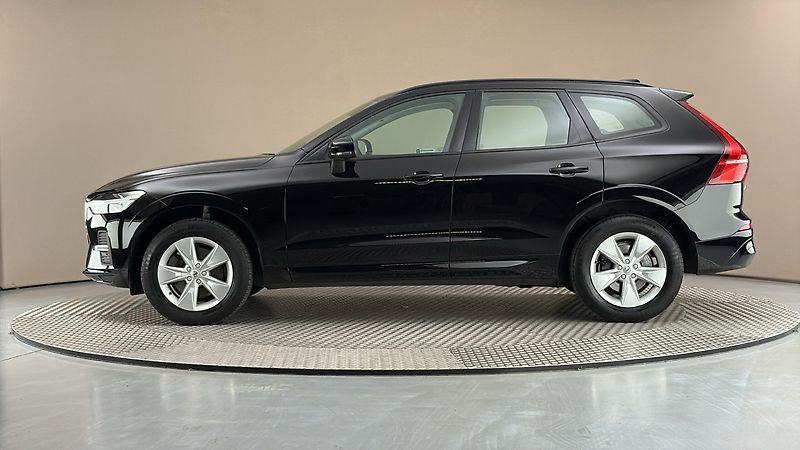 Volvo XC60 2.0 B4 AUT AWD Essential - fotka 4 z 27