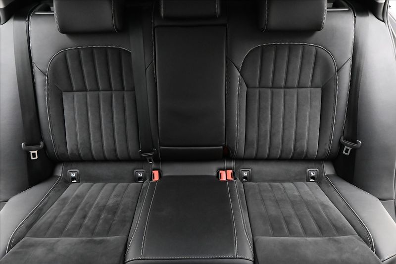Škoda Superb 2,0 TDI 110 kW DSG STYLE Záruk - fotka 29 z 33