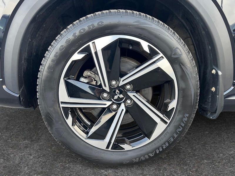 Mitsubishi Eclipse Cross (2024) INSTYLE 2.4 PHEV TAŽNÝ DPH CZ - fotka 14 z 30