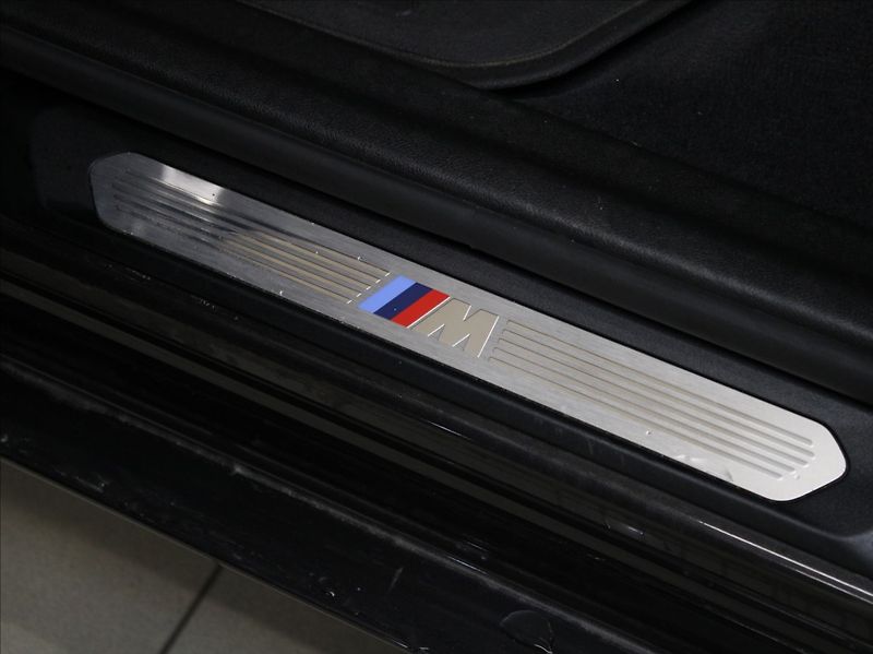BMW X3 3,0 30xD M-Paket VÝPRODEJ! - fotka 28 z 34