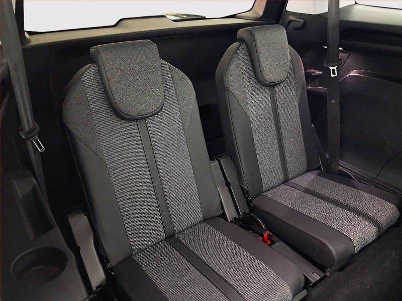 Peugeot 5008 (2018) 1.6 BlueHDi, Automat, 7 míst - fotka 19 z 20