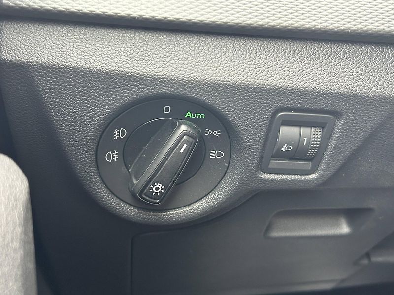 Škoda Scala Ambition 6MP 1,0TSI - fotka 18 z 22