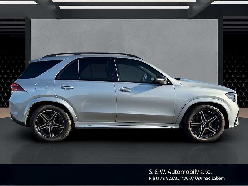 Mercedes-Benz GLE 450d 4MATIC AMG Line - fotka 4 z 33