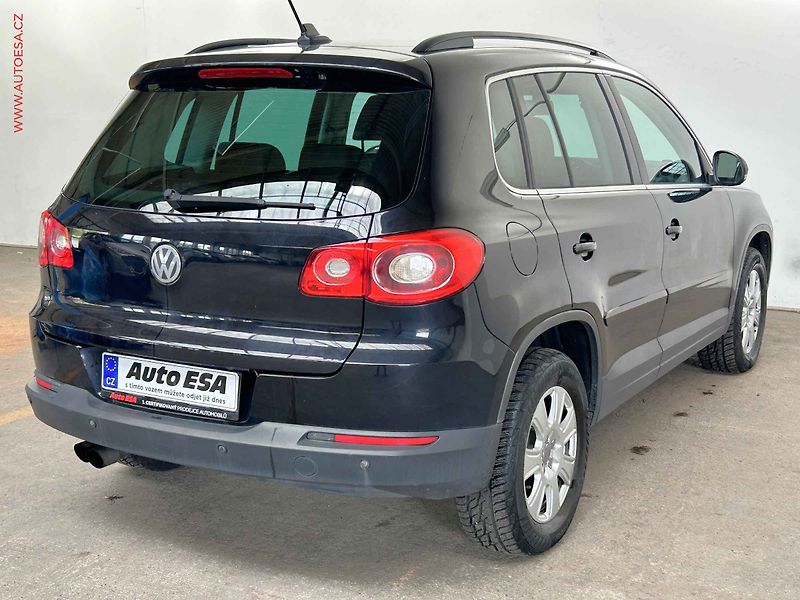 Volkswagen Tiguan (2009) 2.0TDi 4x4, 1.maj, Xenon, AC - fotka 4 z 17
