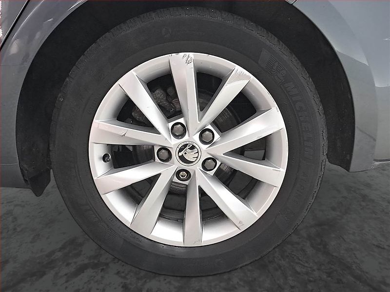 Škoda Octavia (2018) Ambition 2.0 TDI, Navi - fotka 14 z 18
