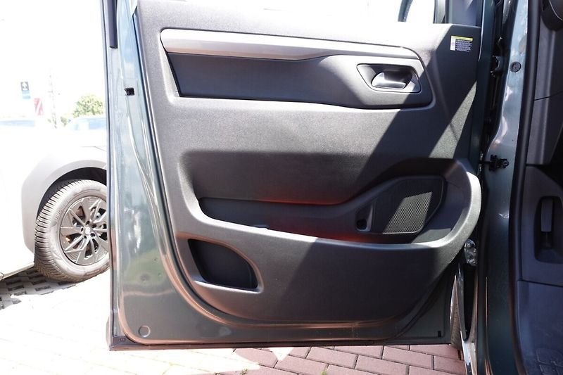 Toyota ProAce Verso 2.0 Diesel 144 6 MT 5D L2 Fami - fotka 8 z 33