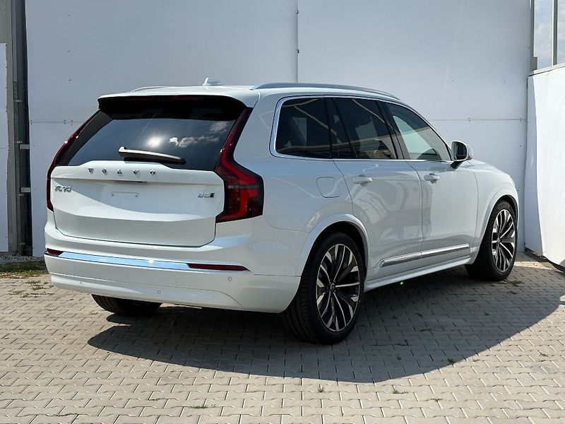 Volvo XC90 Plus Bright B5 184kW - fotka 5 z 25