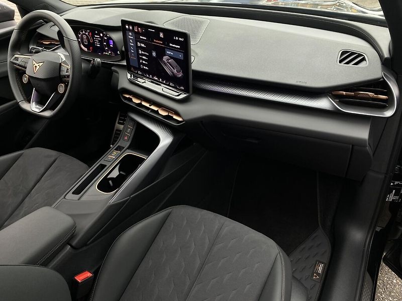 Cupra Terramar DSG 4WD 2,0 TSi 150 kW - fotka 27 z 30