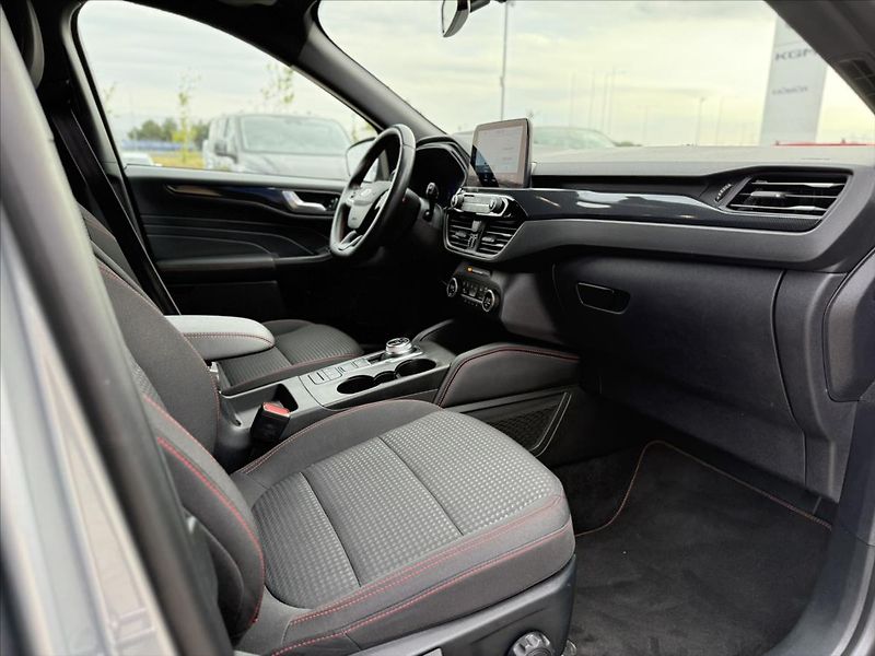 Ford Kuga 2,5 HEV ST-Line AWD AUT - fotka 13 z 30