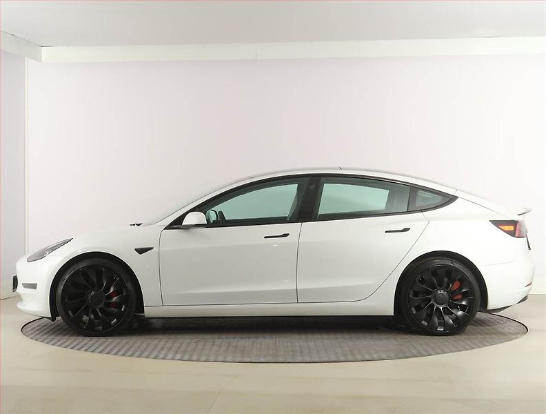 Tesla Model 3 (2023) Long Range 4WD 79kWh, SoH 95% - fotka 3 z 32
