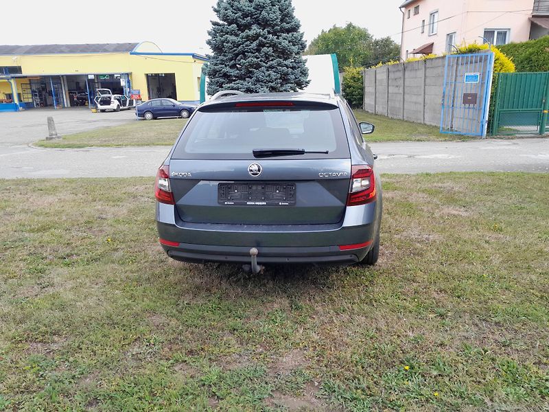 Škoda Octavia 2,0 TDI DSG serviska 2x klíč - fotka 5 z 18