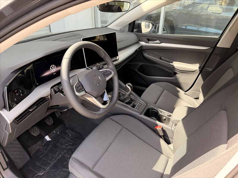 Volkswagen Golf Variant (2026) 1,5 TSI 6G  Limited - fotka 11 z 14