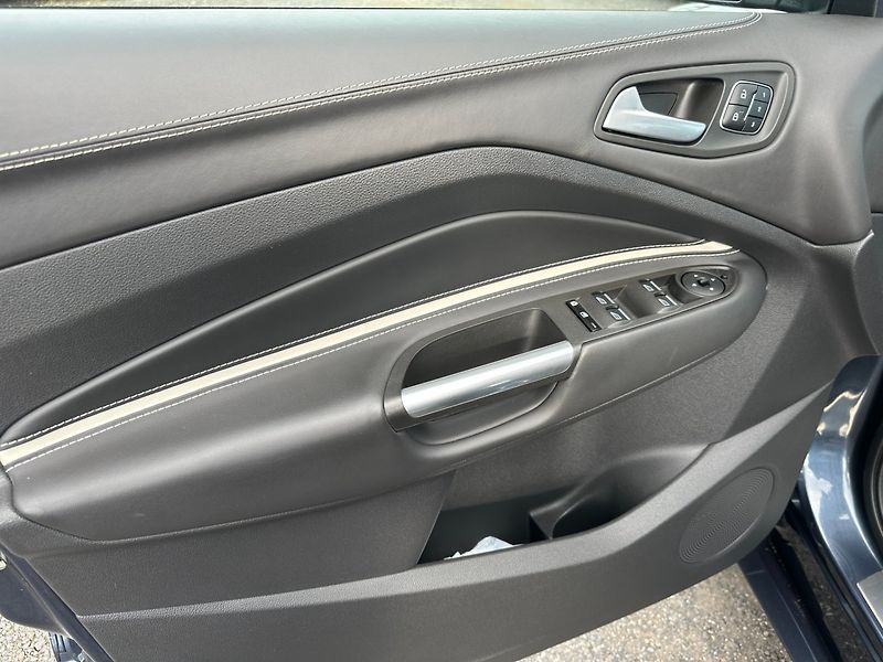 Ford Kuga (2019) 2,0TDCI 4x4 Automat  Vignale - fotka 10 z 31