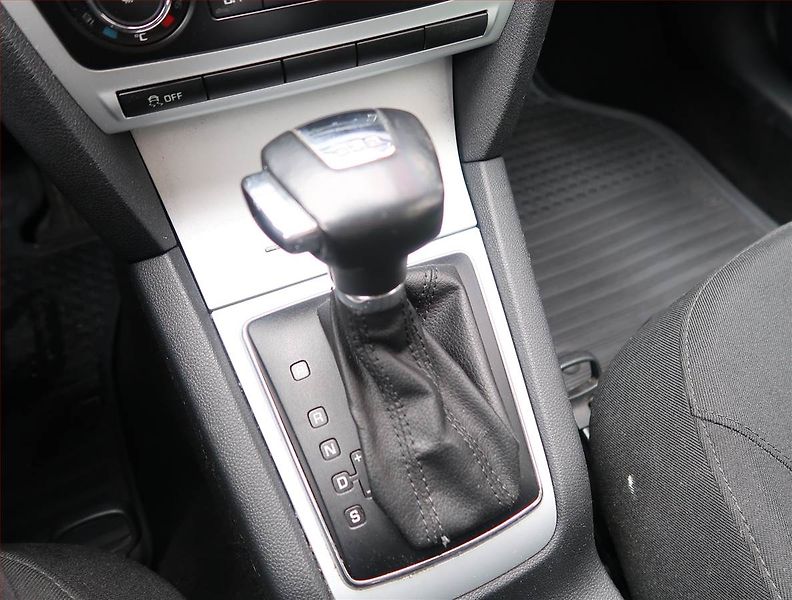 Škoda Octavia (2010) 1.4 TSI, Automat, Tempomat - fotka 13 z 15