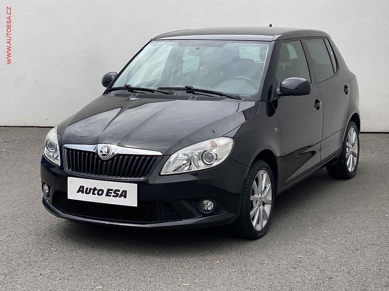 Škoda Fabia (2014) 1.2 TSi, Ambition, výhřev sed - fotka 3 z 17