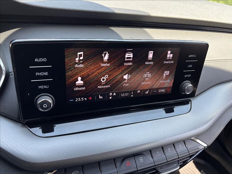 Škoda Octavia 2,0 TDI 85kW Ambition - fotka 33 z 38