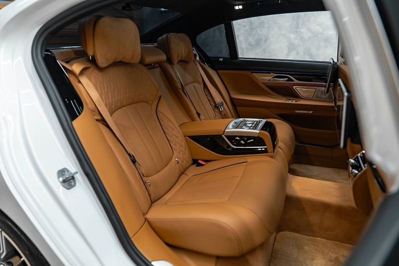 BMW Ostatní Li xDrive - fotka 26 z 32