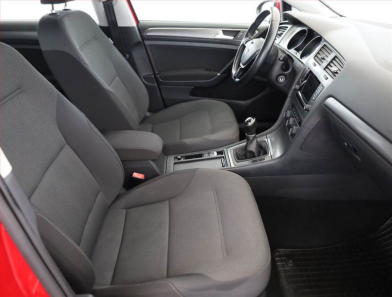 Volkswagen Golf (2013) 1.2 TSI, Tempomat - fotka 7 z 18