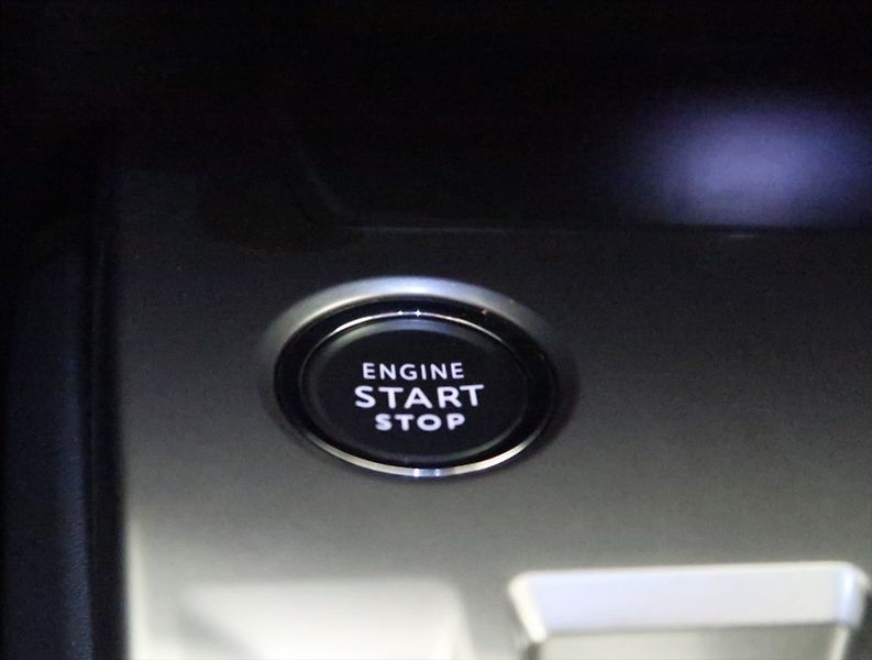 Peugeot 308 1,5 BlueHDi  AT ALLURE NAVI ČR - fotka 29 z 47