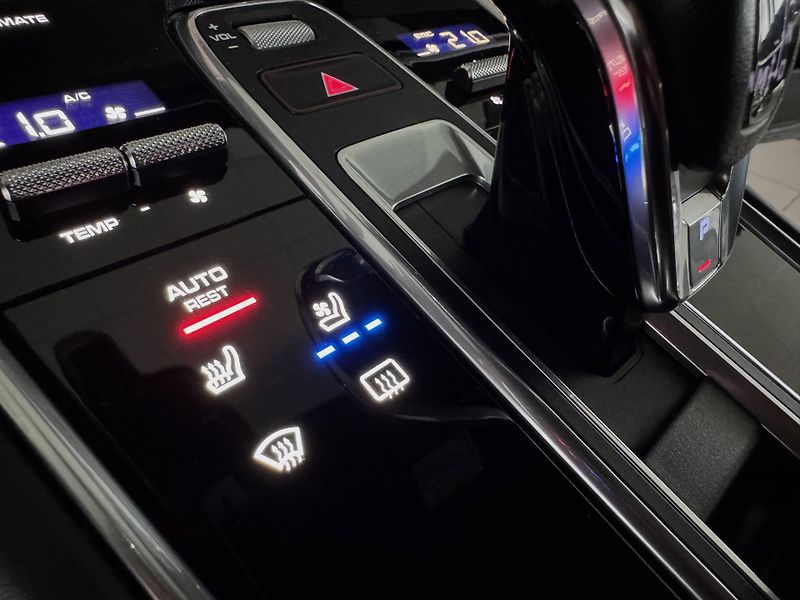 Porsche Panamera 4S 324kW*Chrono*Webasto*Panora - fotka 30 z 47