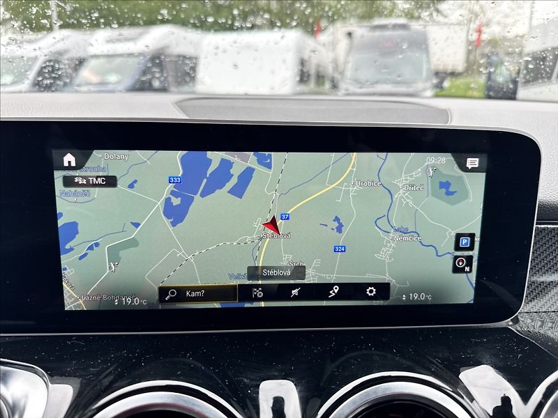 Mercedes-Benz GLB 2,0   AMG 35 - fotka 15 z 15