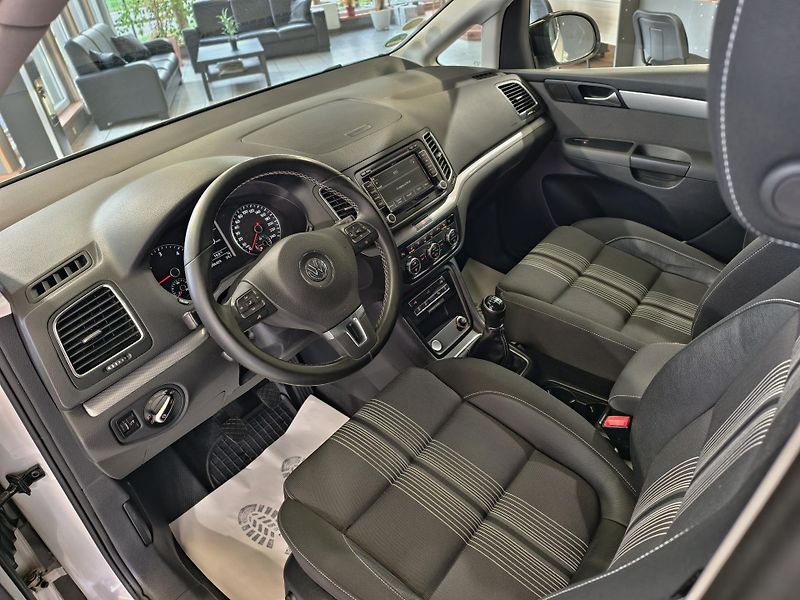 Volkswagen Sharan 2.0 TDi 125kW, 7 MÍST, MATCH - fotka 7 z 24