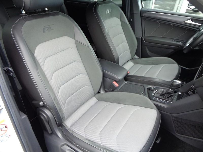 Volkswagen Tiguan 2.0 TDI HL 4x4 R line 140 kW 7 - fotka 22 z 30