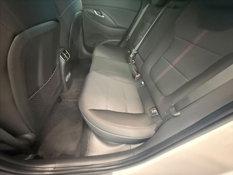 Hyundai i30 1,5 T-GDI GO NLINE! AT - fotka 14 z 15