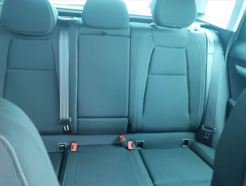 Škoda Karoq (2024) Fresh 2.0 TDI - fotka 10 z 16