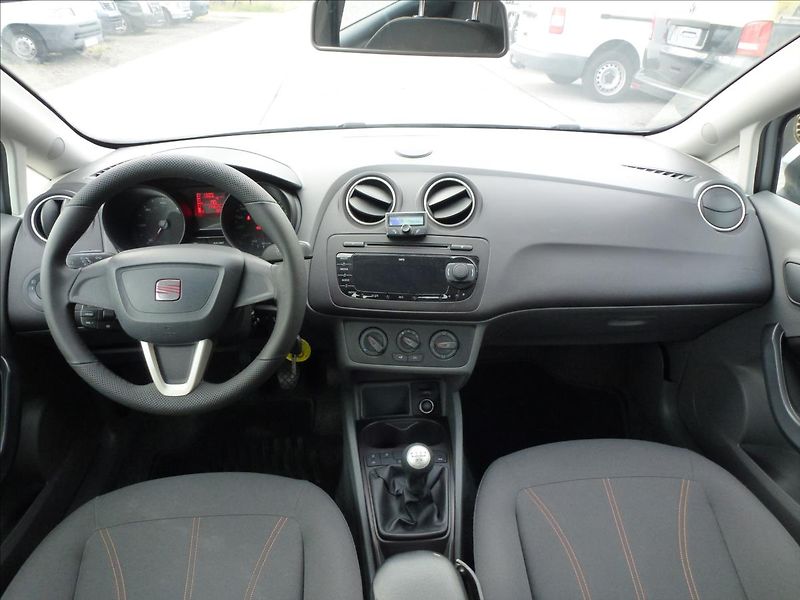 Seat Ibiza 1,2 TDI 3,4-3,9 l/100km  EcoMo - fotka 27 z 48