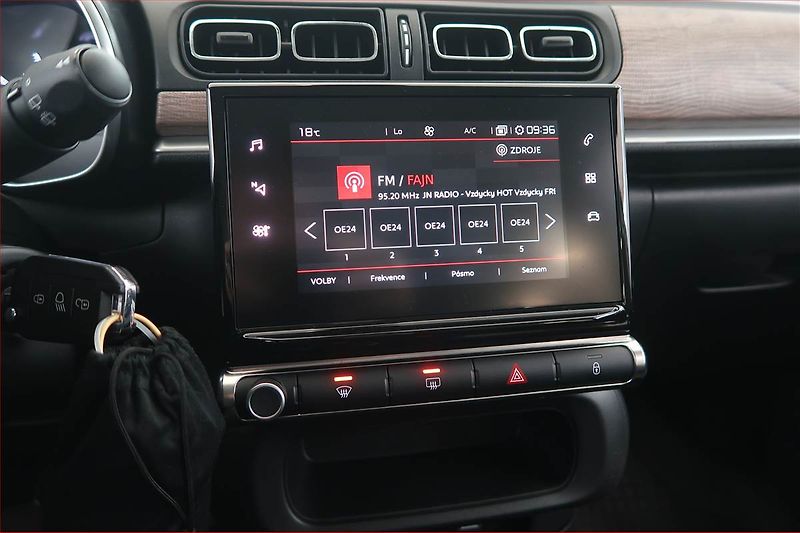 Citroën C3 (2024) Shine 1.2 PureTech, Serv.kniha - fotka 12 z 17