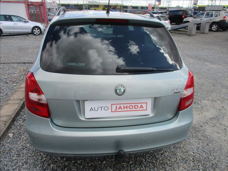 Škoda Fabia 1,4 i 16v, klima,servis,tažné, - fotka 6 z 35