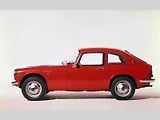 Honda šla postupně a neustále zvětšovala objem motoru. Honda S800 z roku 1966 s 71koňovým motorem o objemu 701 cm3 se stala prvním sériovým vozem značky, který pokořil hranici 160 km/h.