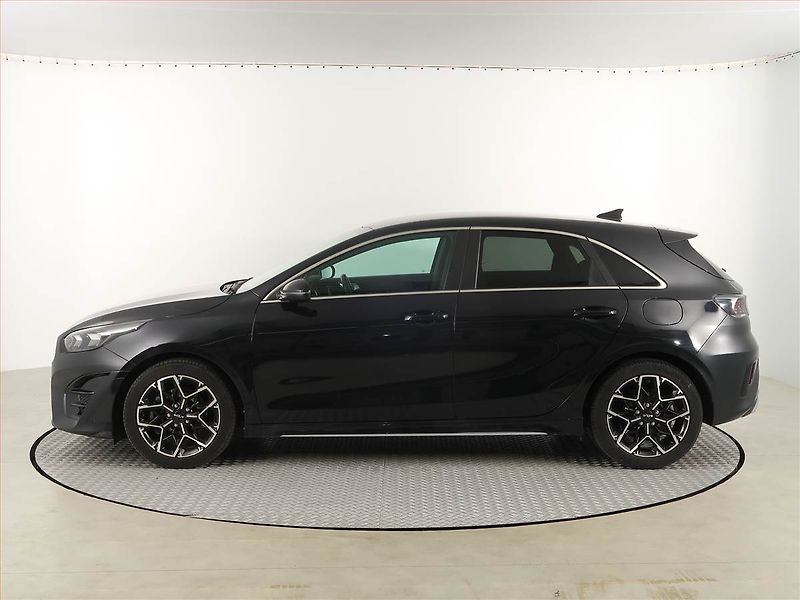 Kia Ceed (2021) GT Line 1.5 T-GDI, Serv.kniha - fotka 3 z 17