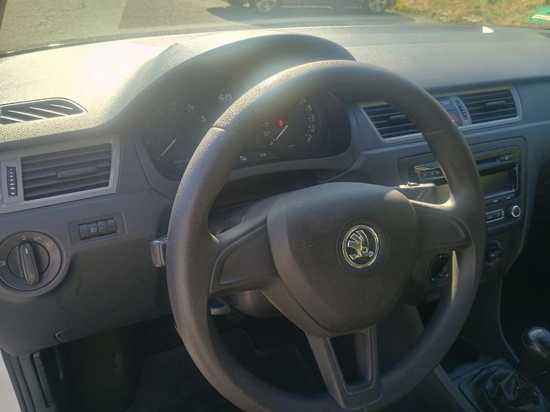 Škoda Rapid (2013) Skoda rapid - fotka 6 z 8