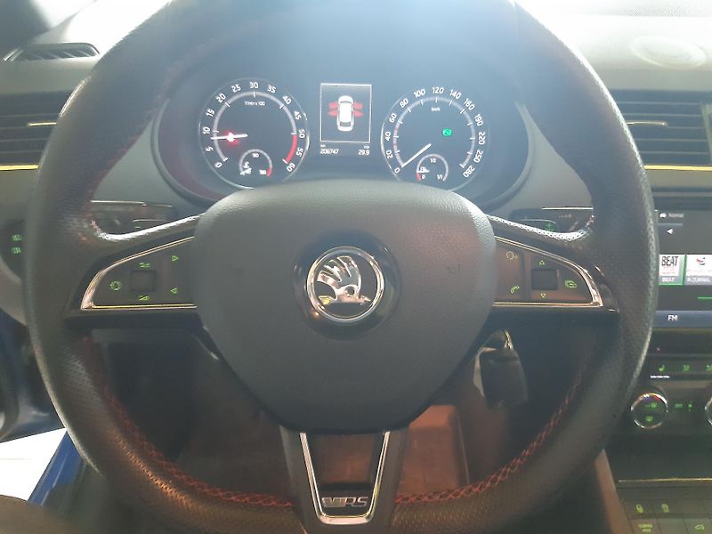 Škoda Octavia RS 2.0 TDI COMBI NAVI - fotka 16 z 28