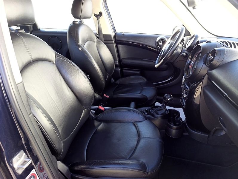 Mini Countryman 2,0 d Automat Navi Panorama LE - fotka 27 z 32