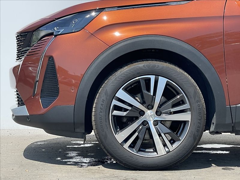 Peugeot 5008 1,5 BlueHDi A8 Allure Pack - fotka 20 z 25