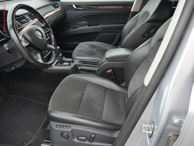 Škoda Superb (2013) 2.0 TDi 4x4, ČR, Elegance - fotka 9 z 22